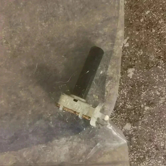 Fender 250K 10A Taper Potentiometer - Picture 3 of 5